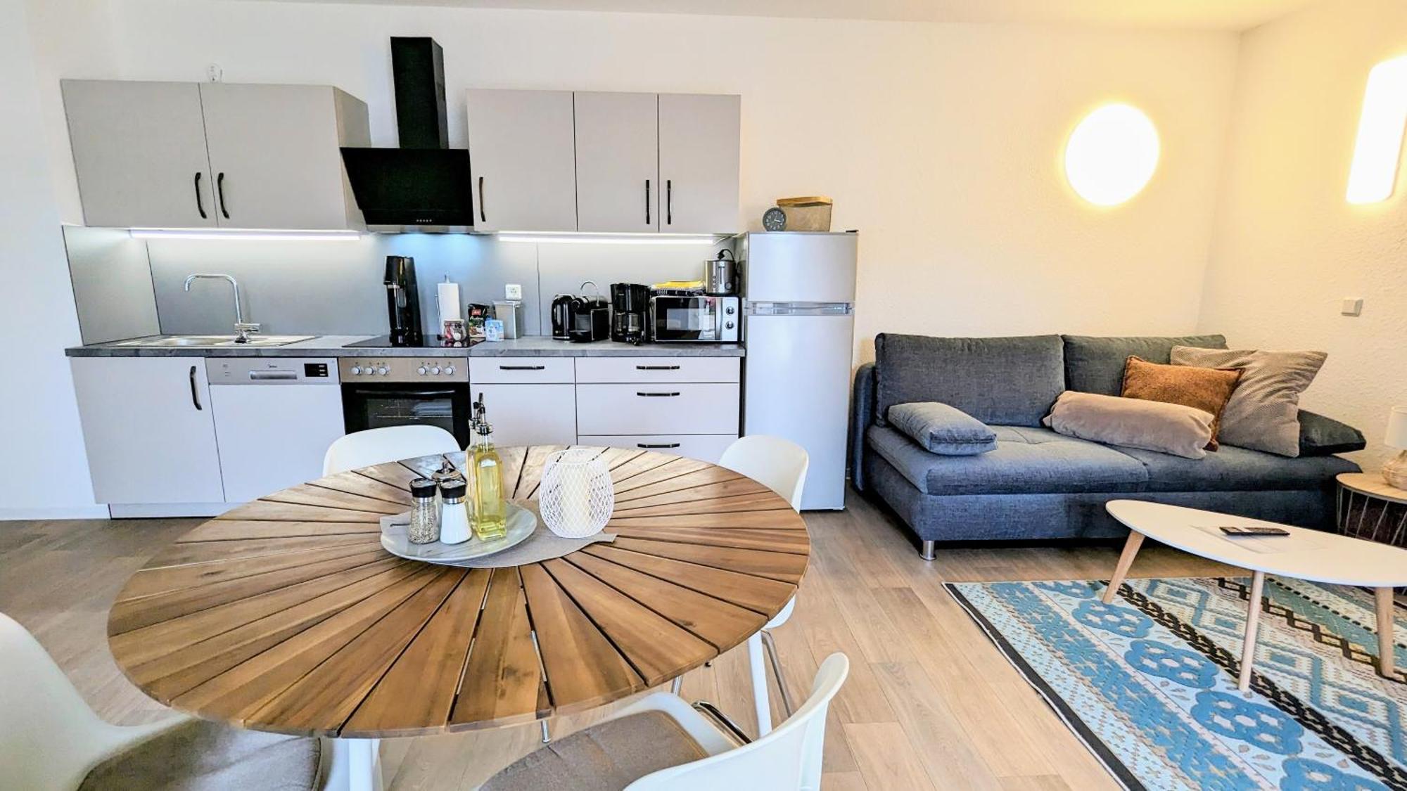 Fewo Urban Gotha - Apartment Orangerie - Am Schlosspark- Parken An Der Der Tuer- Barrierefrei, 900 Meter Zum Bahnhof - Wallbox Dış mekan fotoğraf