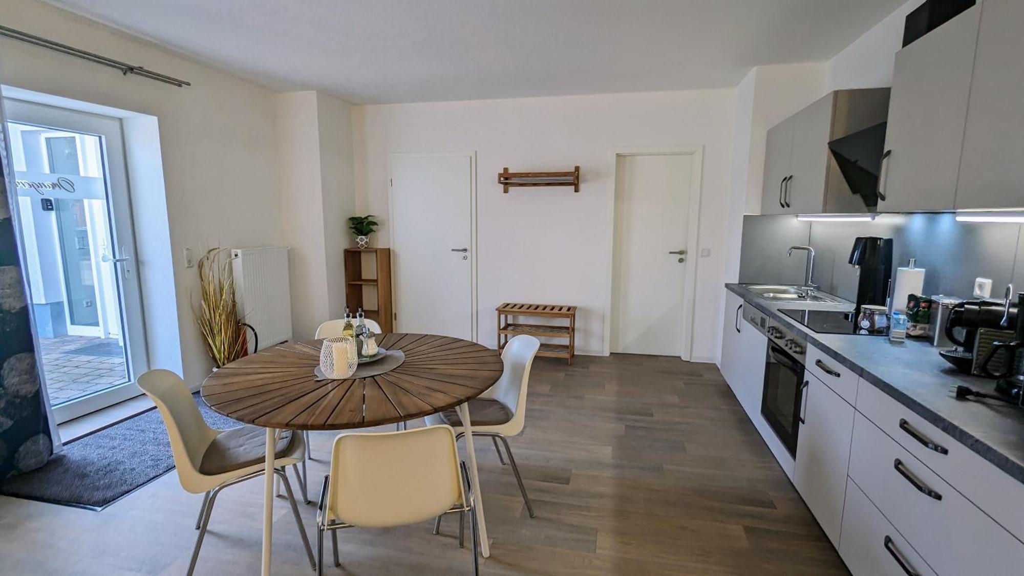 Fewo Urban Gotha - Apartment Orangerie - Am Schlosspark- Parken An Der Der Tuer- Barrierefrei, 900 Meter Zum Bahnhof - Wallbox Dış mekan fotoğraf
